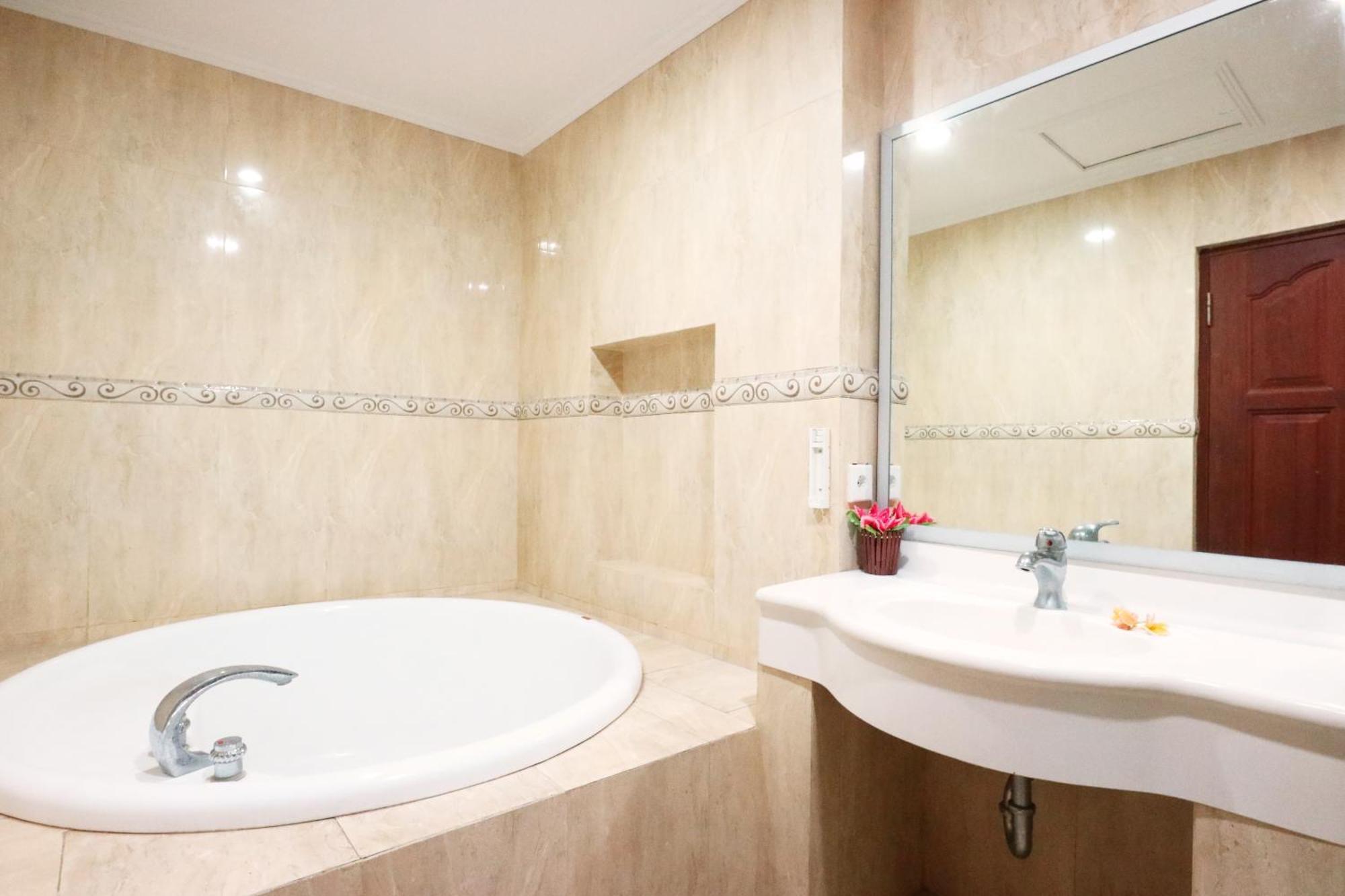 Bali Paradise City Hotel Denpasar  Room photo